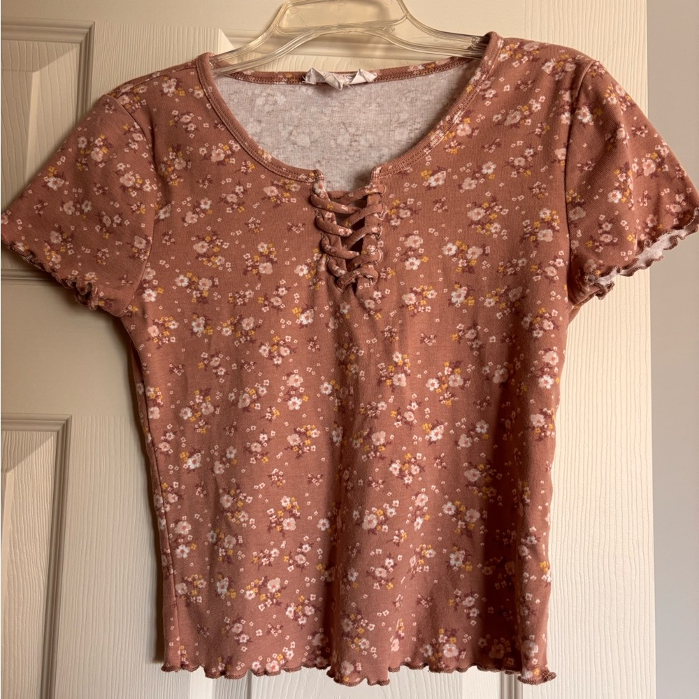 Pink Rose Lace-Up Floral Crop Tee - Dusty Mauve
